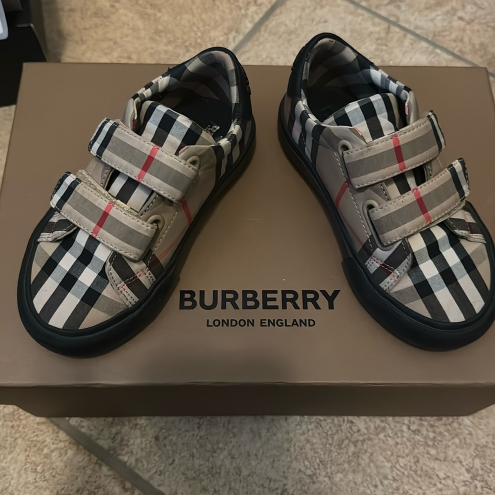 KIDS AUTHENTIC BURBERRY SHOES